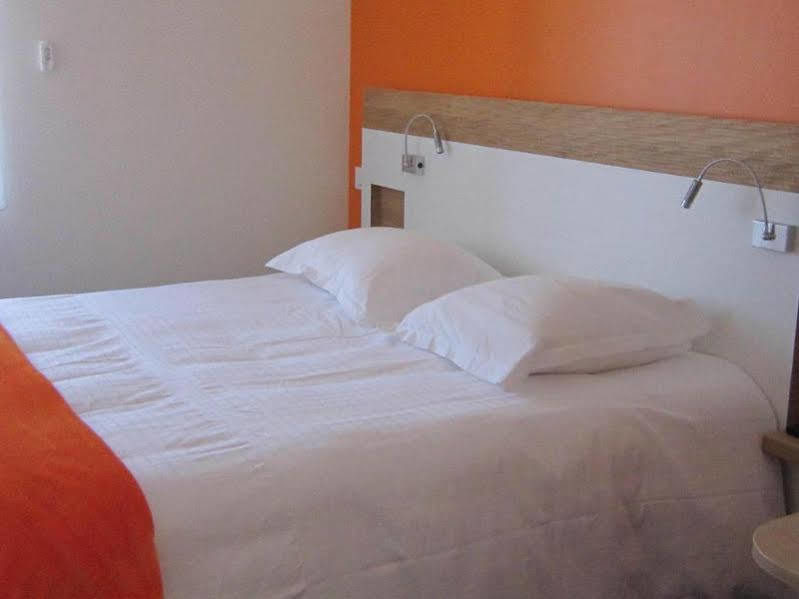 Hotel De Perros, The Originals Boutique Bagian luar foto